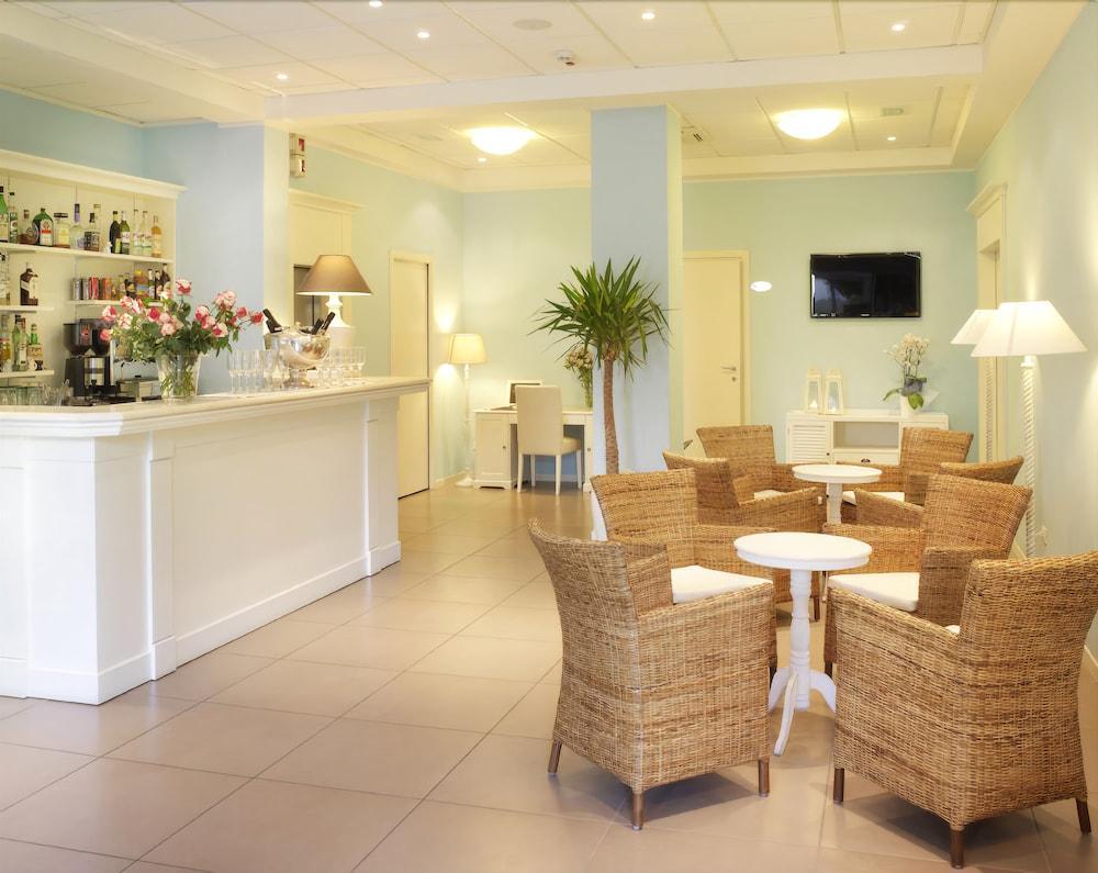 Beyou Hotel Villa Rosa 리치오네 외부 사진