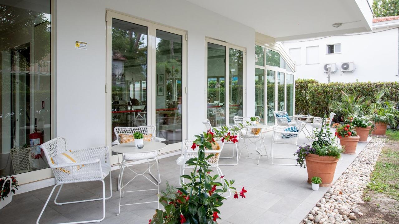 Beyou Hotel Villa Rosa 리치오네 외부 사진