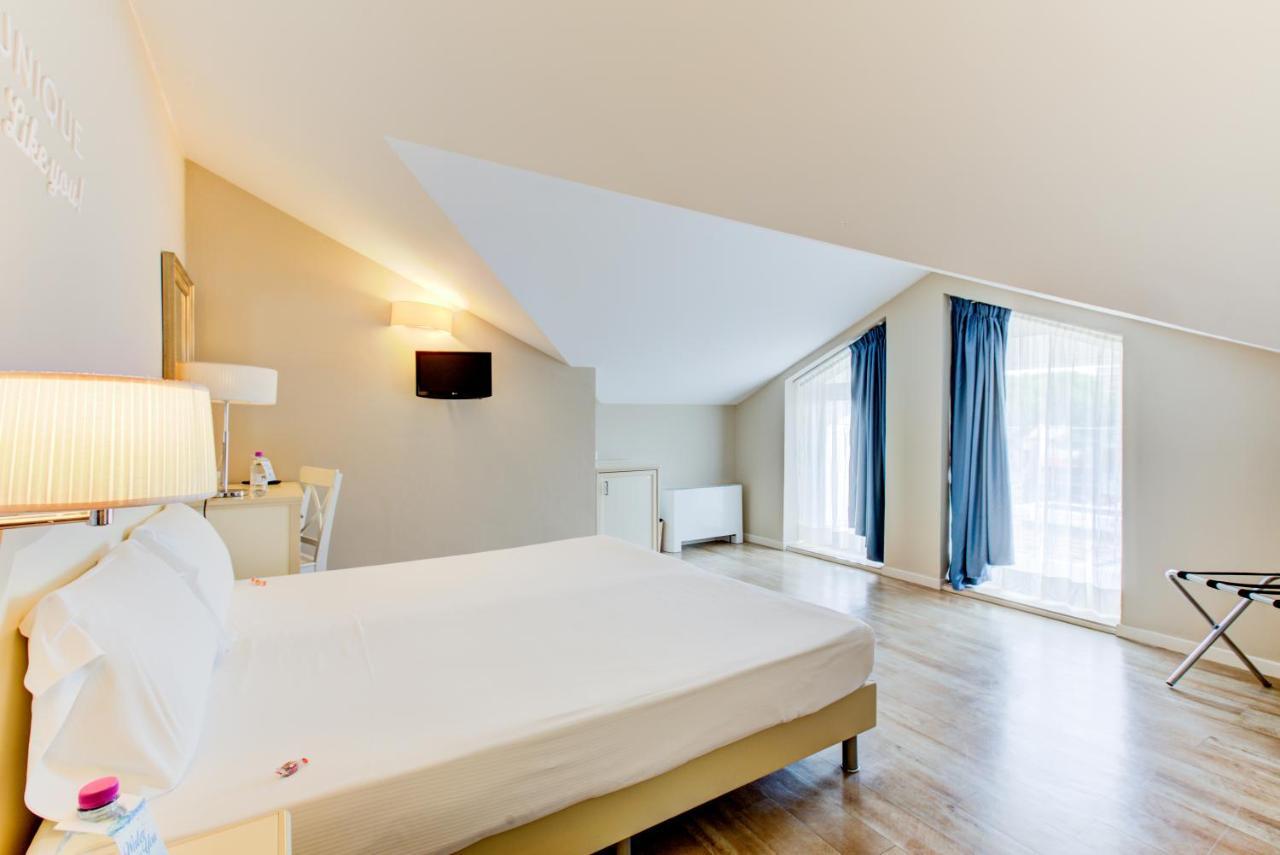 Beyou Hotel Villa Rosa 리치오네 외부 사진